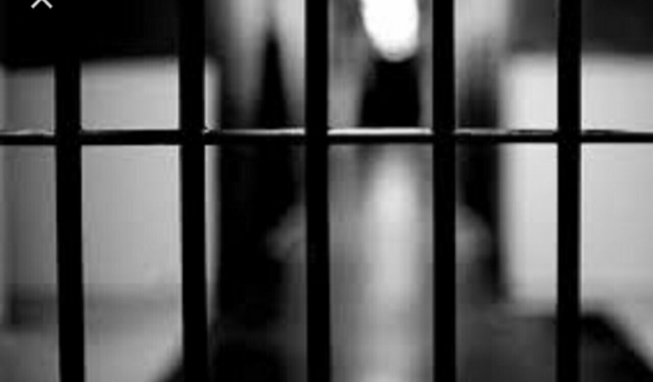 جلد کتاب رمان زندان بان مجهول